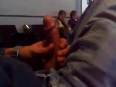 Populiariausias šnipinėjimas į žinomus užpakaliukus VIP paplūdimyje nudistams.