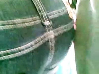 Įsimylėjusi pora atranda gražų švelnų analinį seksą.