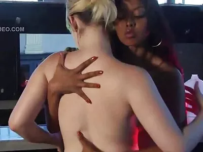Mokate už įėjimą ir išdulkinate kekšę bet kuriame čekų aludės atidaryme.
